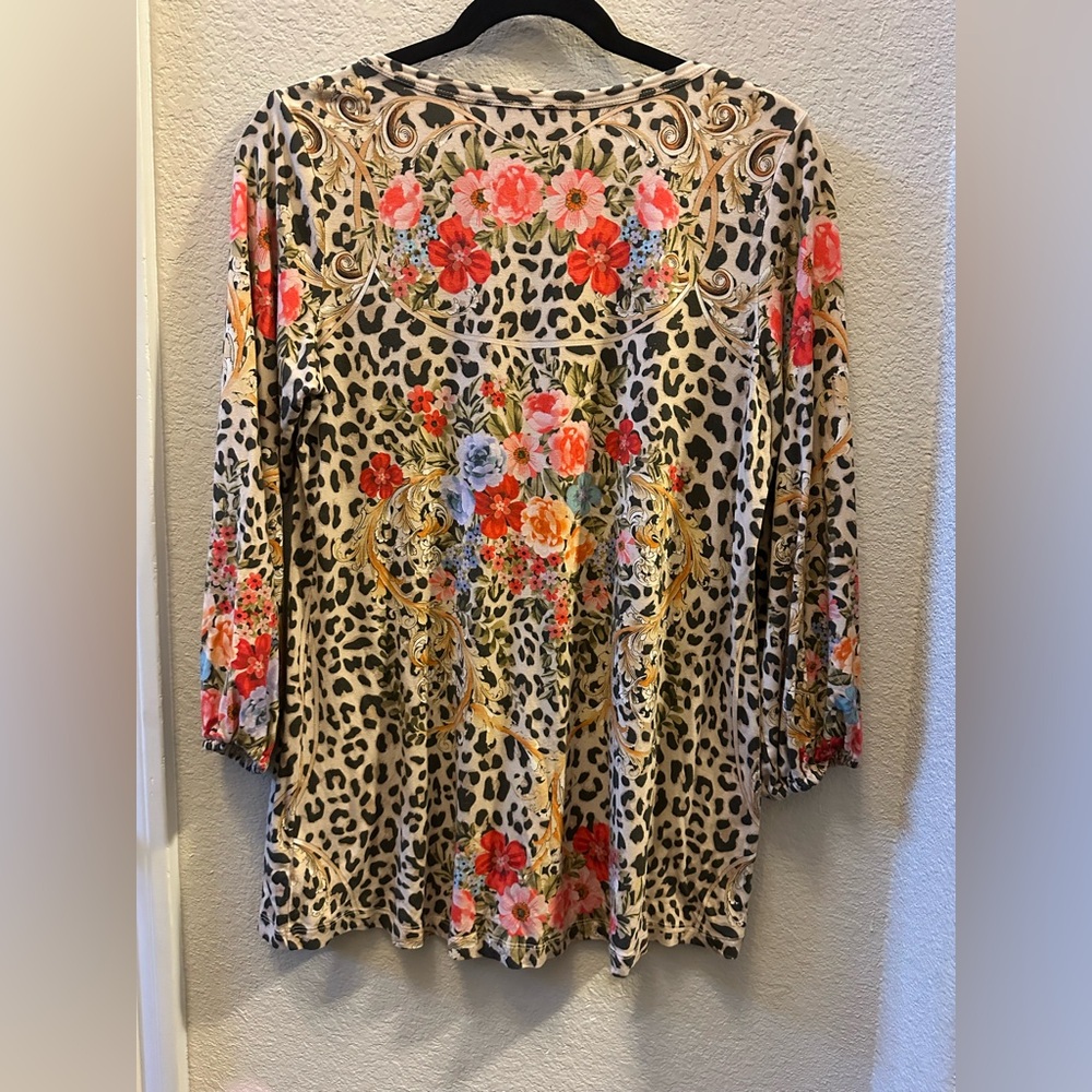 Johnny Was Cheetah Puff Sleeve Floral Top Size Small - Picture 5 of 8